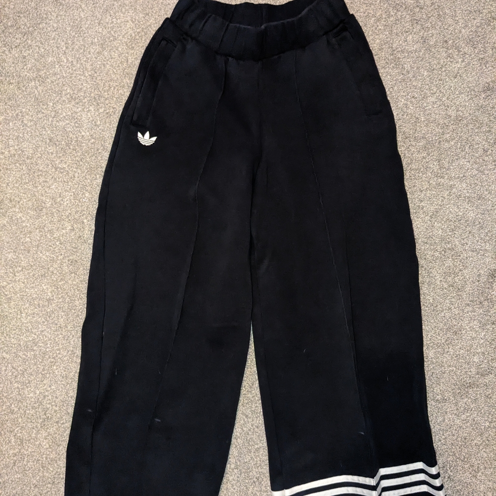 Adidas Wide Leg Sweatpants‼️